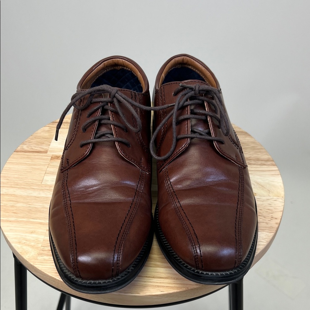 Dockers Men's Rich Brown Lace up Dress shoes Size 8 Wide